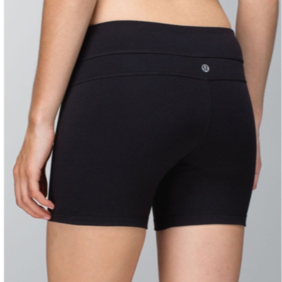 Lulu Lemon Reverse Groove Short - Picture 3 of 12